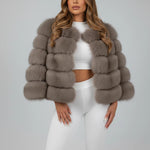 Load image into Gallery viewer, Pälsjacka dam kort volymmodell | Fest och vardag