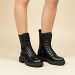 Load image into Gallery viewer, Stövlar med snörning och dragkedja | Vardag och äventyr
