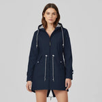 Load image into Gallery viewer, Regnjacka dam med huva och dragsko | Vardagsanvändning
