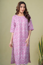 Load image into Gallery viewer, Gayatri Pink Border Print Kurti
