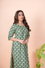 Load image into Gallery viewer, Heena Pista Block Print Kurti
