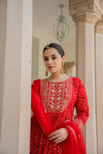 Load image into Gallery viewer, Red bandhani kurta set with embroidery work
