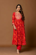 Load image into Gallery viewer, Red bandhani kurta set with embroidery work

