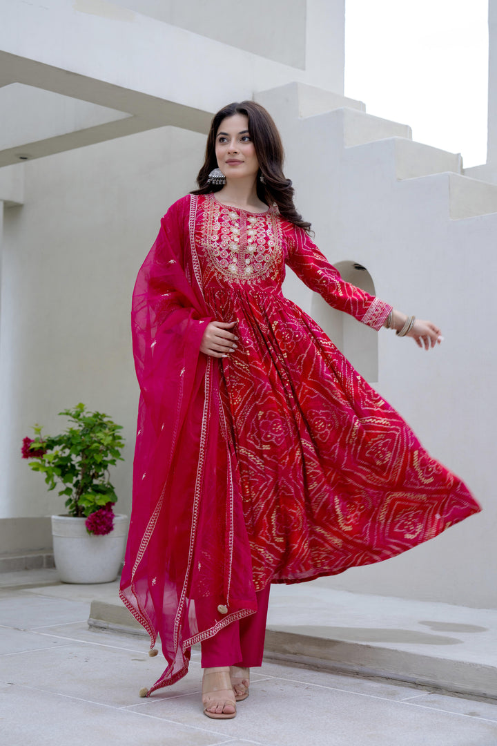 Pink bandhani kurta set with embroidery work