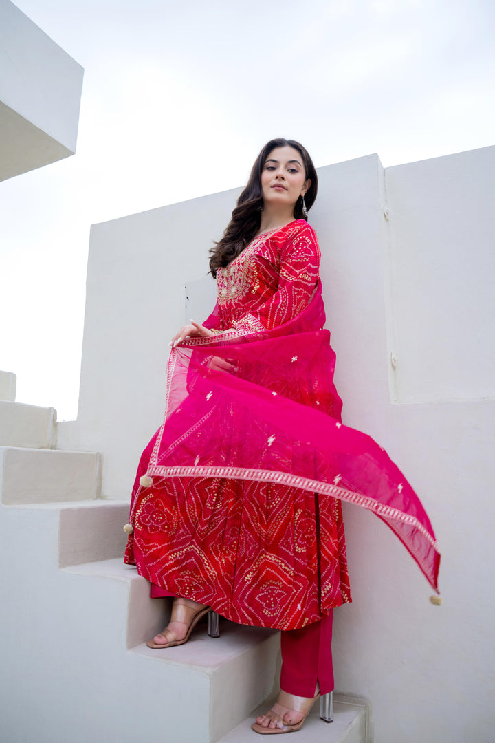 Pink bandhani kurta set with embroidery work
