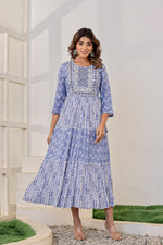 Load image into Gallery viewer, Blue cotton printed middie with embroidery work

