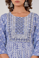 Load image into Gallery viewer, Blue cotton printed middie with embroidery work
