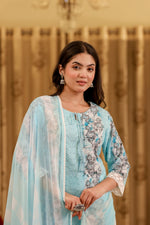 Load image into Gallery viewer, Blue cotton shifley printed kurta set
