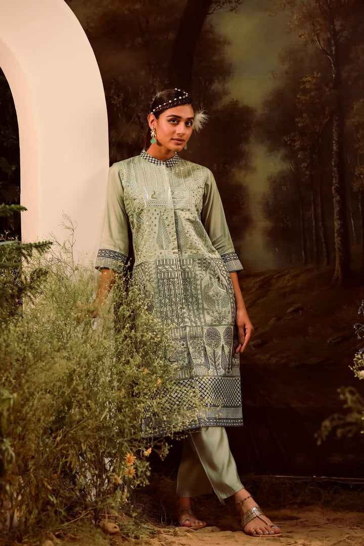 Green chanderi kurta set with embroidery work