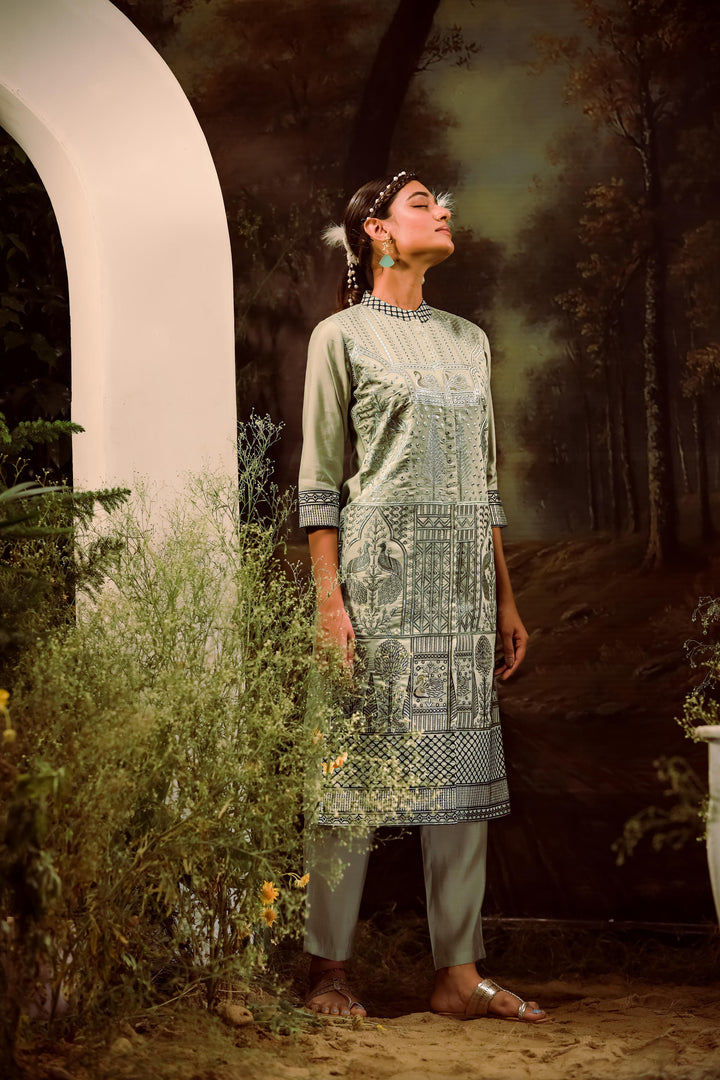 Green chanderi kurta set with embroidery work