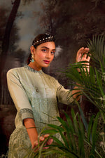 Load image into Gallery viewer, Green chanderi kurta set with embroidery work
