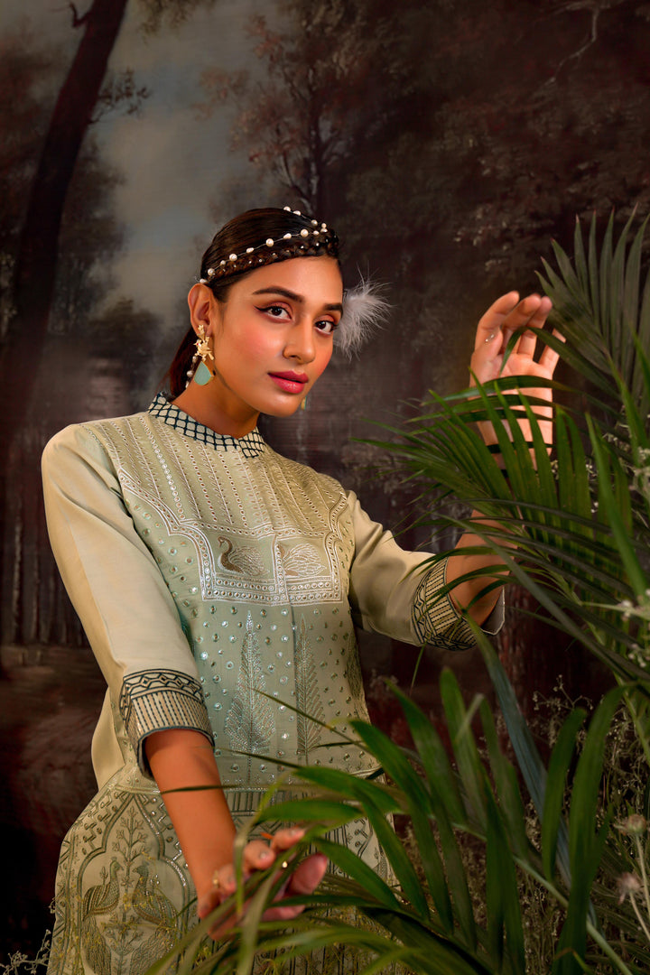 Green chanderi kurta set with embroidery work