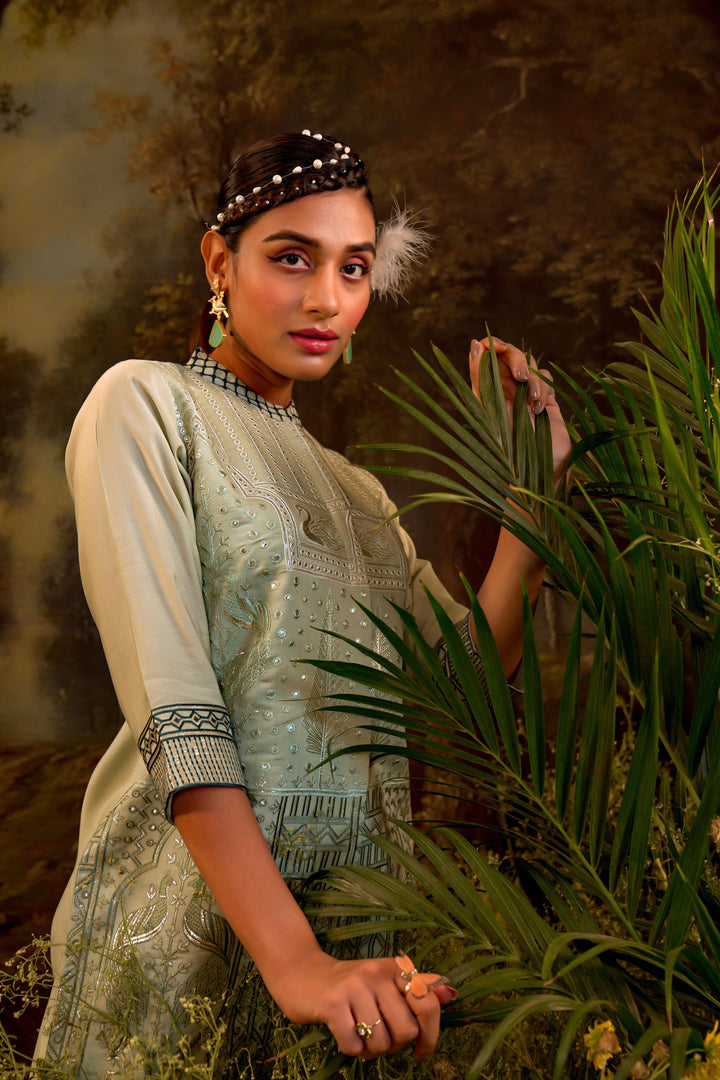Green chanderi kurta set with embroidery work