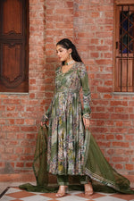 Load image into Gallery viewer, Green emerald elegance kurta set
