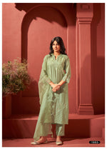 Load image into Gallery viewer, Green pure viscose kurta set with organza dupatta
