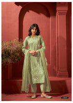 Load image into Gallery viewer, Green pure viscose kurta set with organza dupatta
