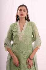 Load image into Gallery viewer, Green pure cotton shifley kurta set with dupatta
