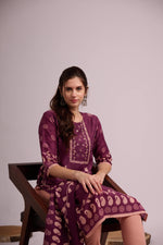 Load image into Gallery viewer, Purple rayon kurta set with dupatta
