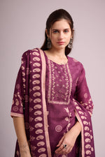 Load image into Gallery viewer, Purple rayon kurta set with dupatta
