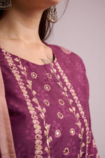 Load image into Gallery viewer, Purple rayon kurta set with dupatta

