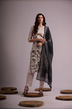 Load image into Gallery viewer, White and black pure cotton digital print kurta set with dupatta
