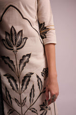 Load image into Gallery viewer, White and black pure cotton digital print kurta set with dupatta
