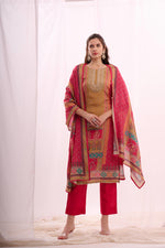 Load image into Gallery viewer, Pink pure muslin stone work kurta set with  digital print dupatta
