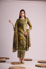 Load image into Gallery viewer, Jungle green pure muslin digital print kurta set with dupatta
