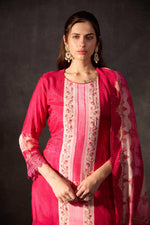 Load image into Gallery viewer, Pink pure muslin digital print kurta set with dupatta

