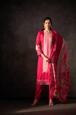 Load image into Gallery viewer, Pink pure muslin digital print kurta set with dupatta
