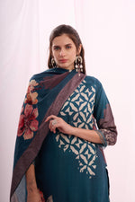 Load image into Gallery viewer, Ocean blue pure muslin digital print kurta set with dupatta
